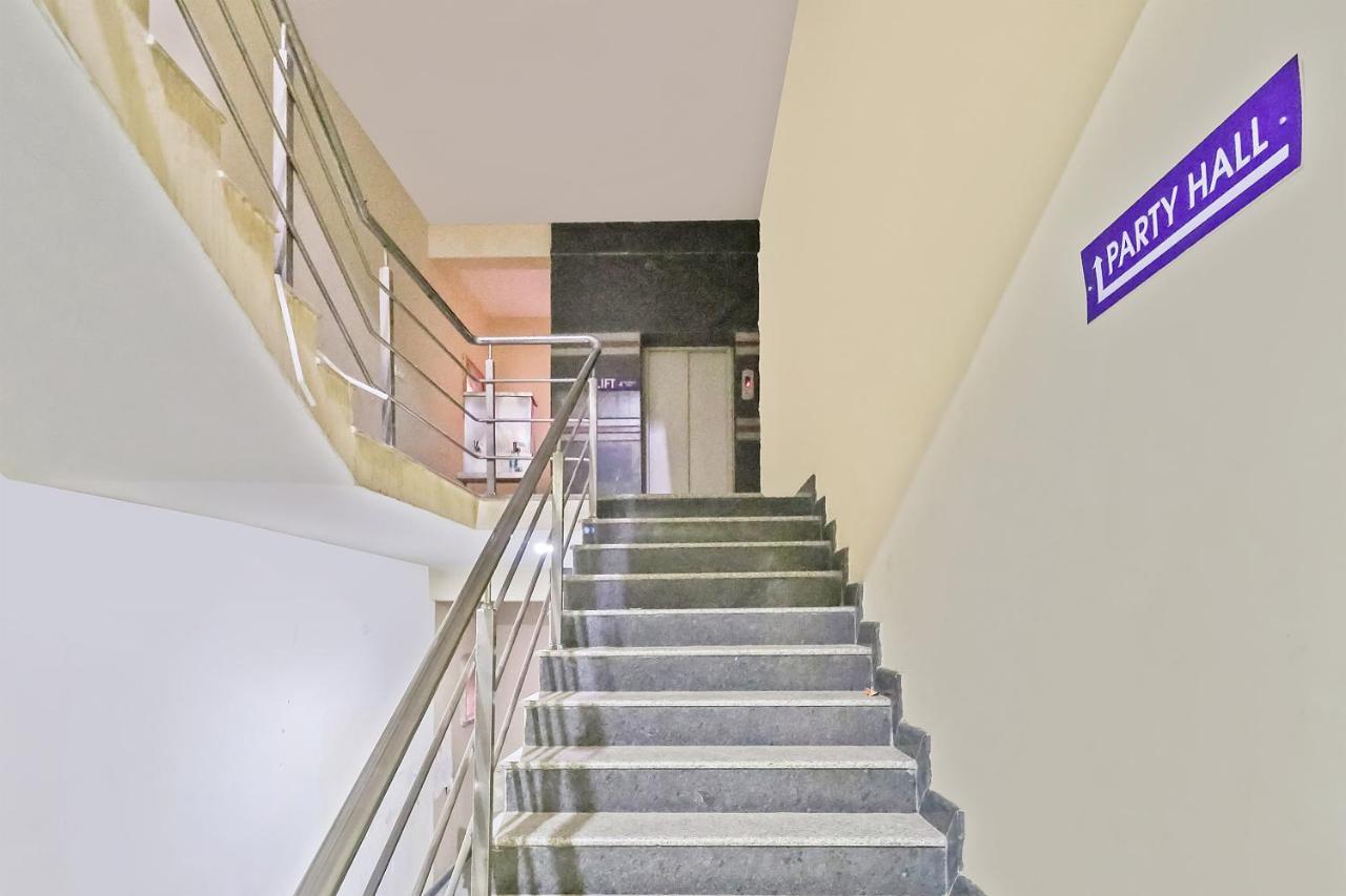 Oyo J P Palace Hotel Dod Ballapur Bagian luar foto